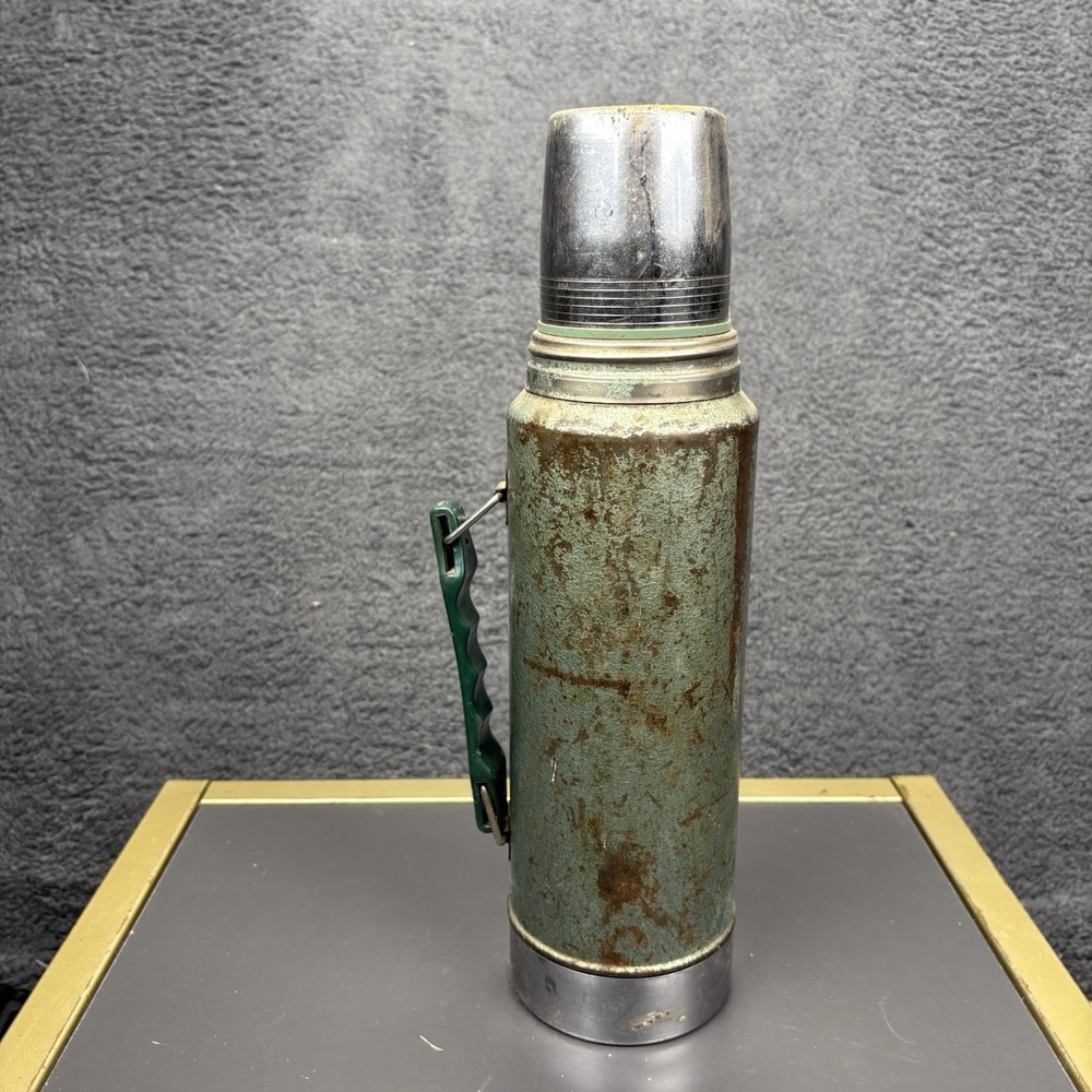 Vintage Stanley‎ Thermo A-944DH Quart Vacuum Bottle - Picture 3 of 9